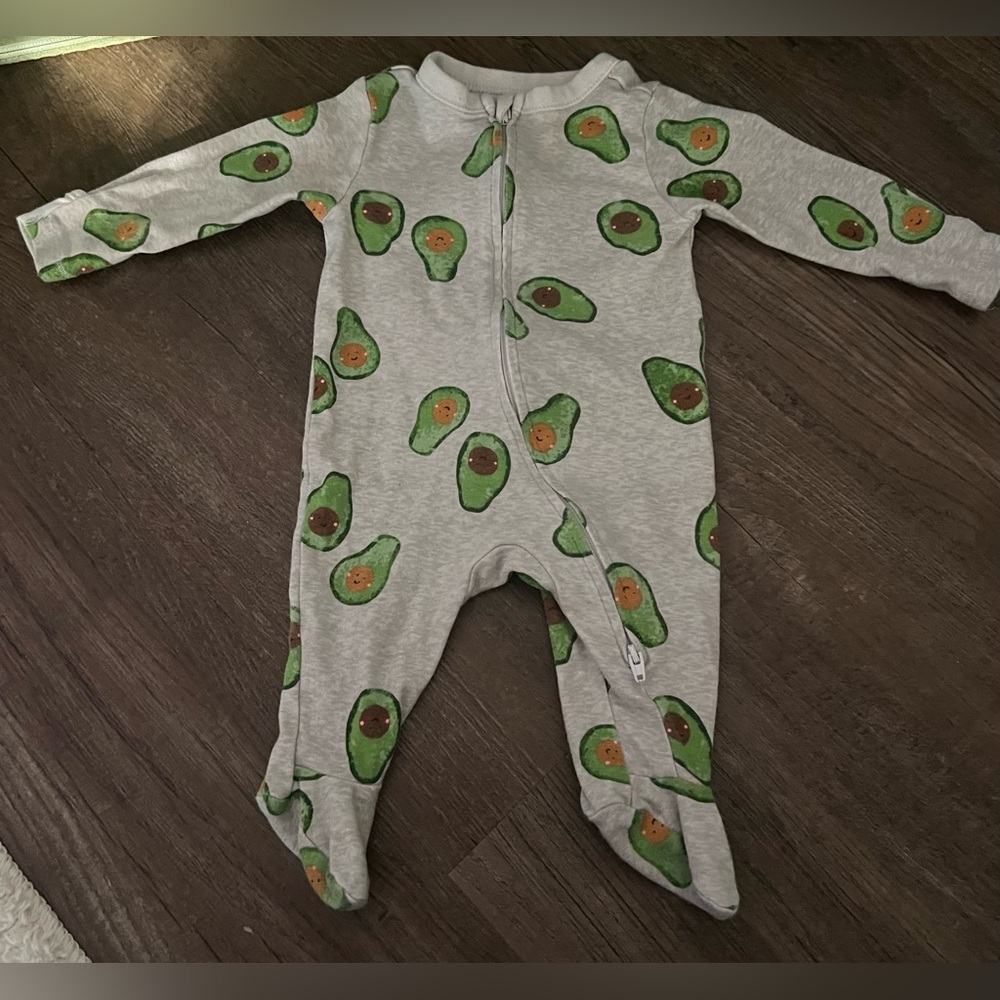 Old Navy - 2 Way Zipper Sleeper Bundle - Caterpillar and Avocados - Size 0-3 M - Picture 4 of 5